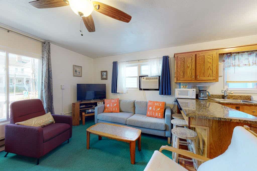 Lovely Vacation Suite in Oceanside Complex Close to Boardwalk w/Free WiFi