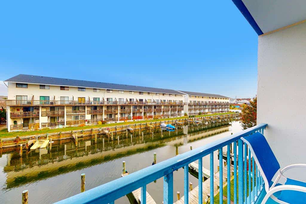 Canal-Front Condo w/Shared Outdoor Pool, Private Balcony, W/D, Free WiFi, A/C