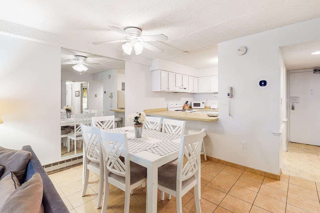 Recently Updated Condo in Oceanfront Complex w/Shared Pool, Free WiFi