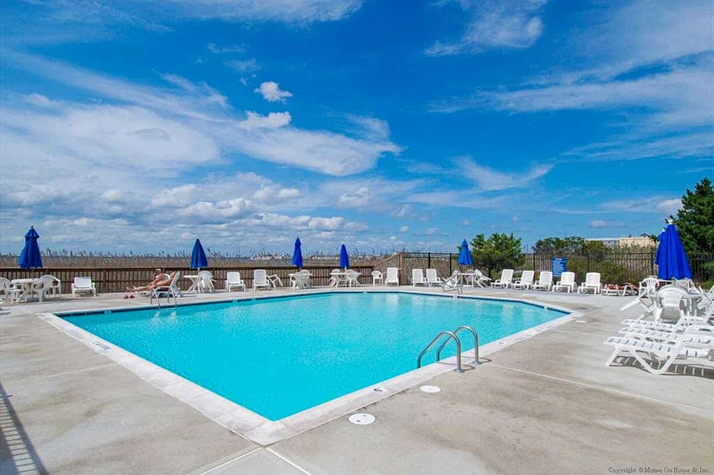 Fantastic Condo in Bayside Location w/Free WiFi, Shared Pool, Private W/D