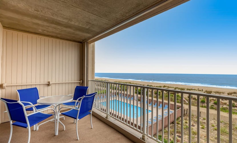Roomy and Comfortable Oceanfront Condo w/Shared Pool, Balcony, Elevator