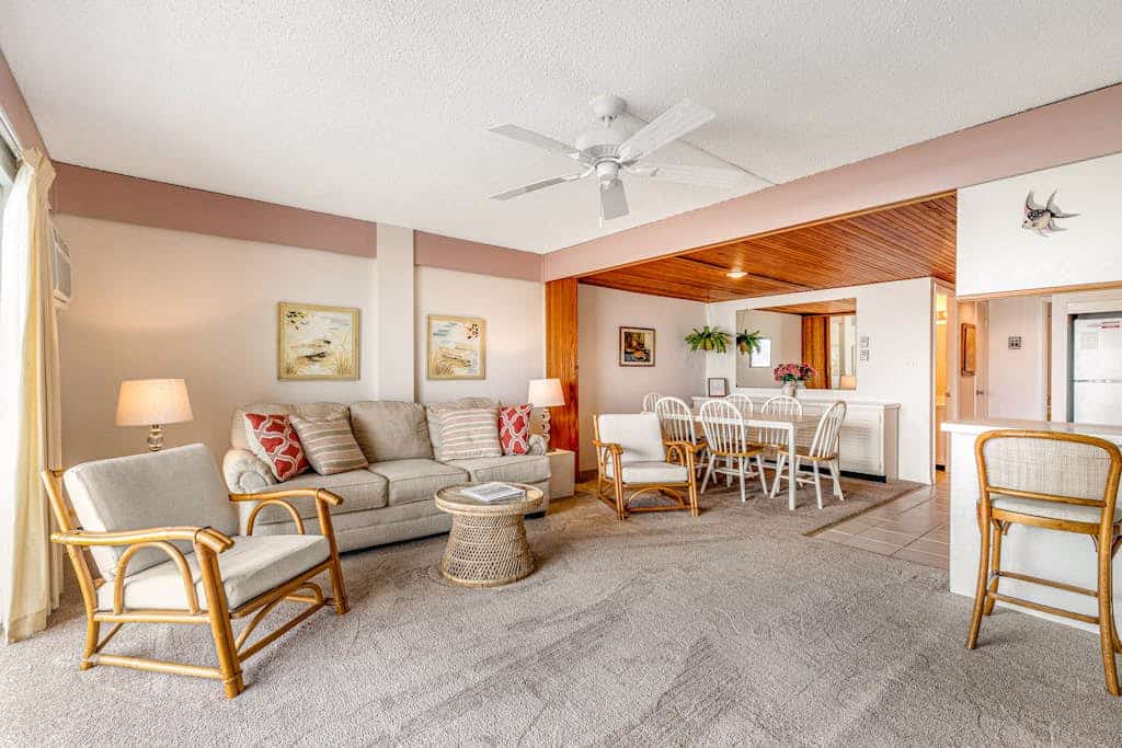 Roomy and Comfortable Oceanfront Condo w/Shared Pool, Balcony, Elevator
