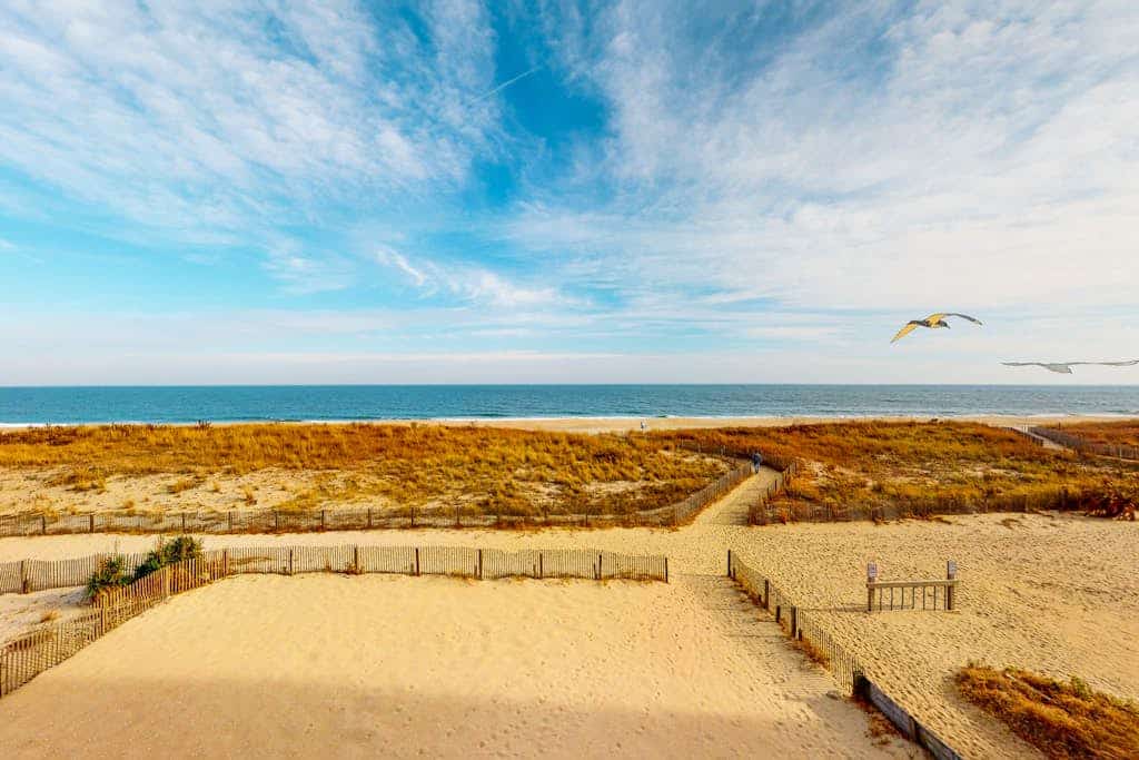 Spacious & Modern Beach Home Steps From Atlantic w/Shared Pool, Free WiFi