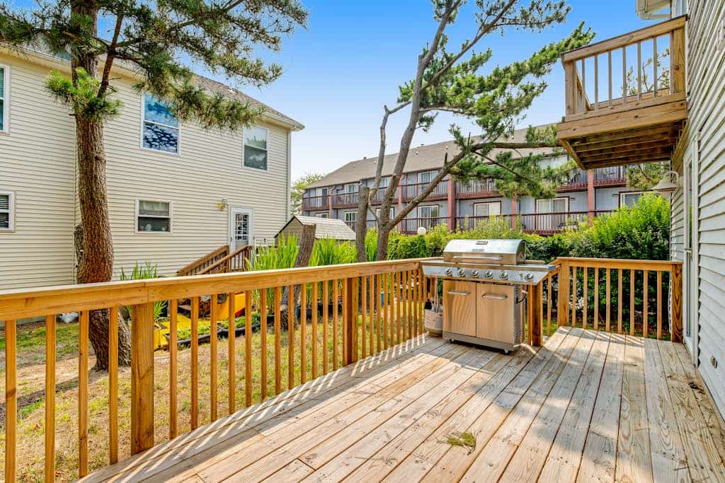 Wonderful House Near the Beach w/Free WiFi, Patio, Balconies, Central AC, & W/D