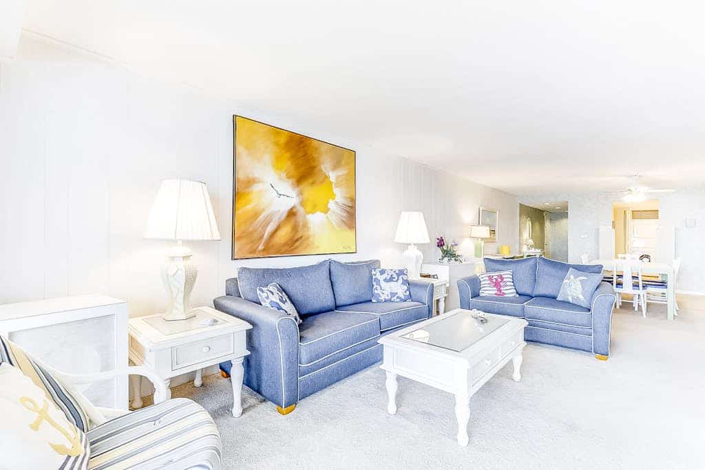 Wonderful Condo Located in Oceanfront Complex w/Shared Pool, WiFi, Private W/D