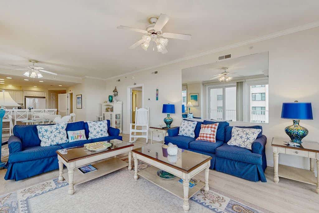 Beautiful oceanfront home with free WiFi fireplace, shared pool & hot tub