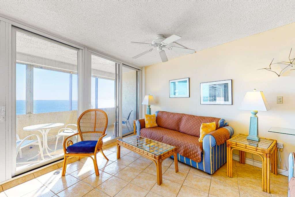 Beautiful condo in ideal oceanfront location w/private W/D, shared pool