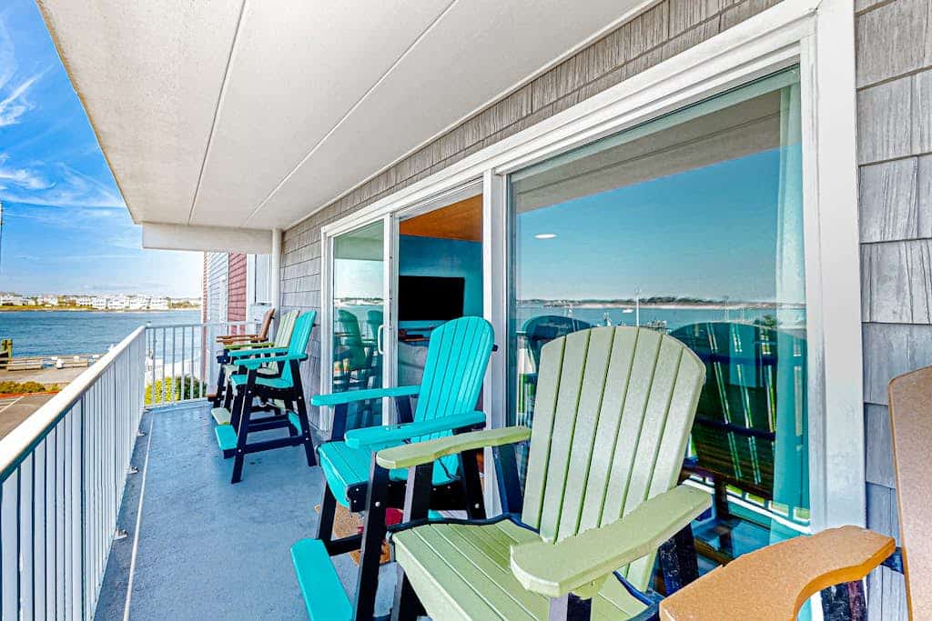 Fun-Filled Home in Bayfront Complex w/Free WiFi, Shared Pool, Central AC, W/D