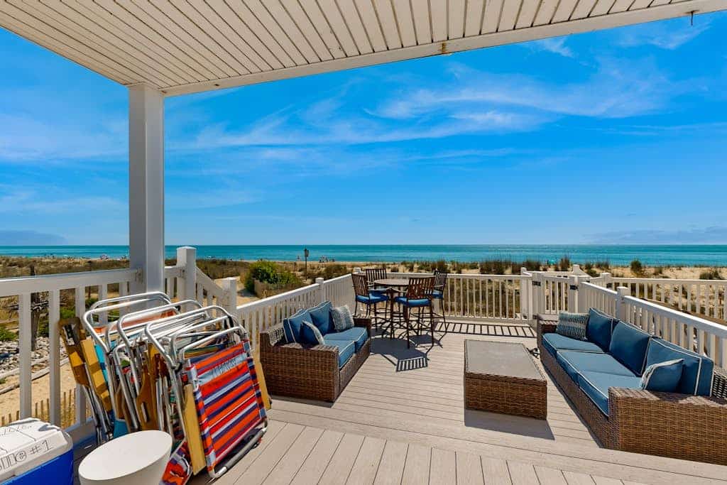 Spacious Beachfront Townhouse w/Deck, Views, Free WiFi, W/D, & More