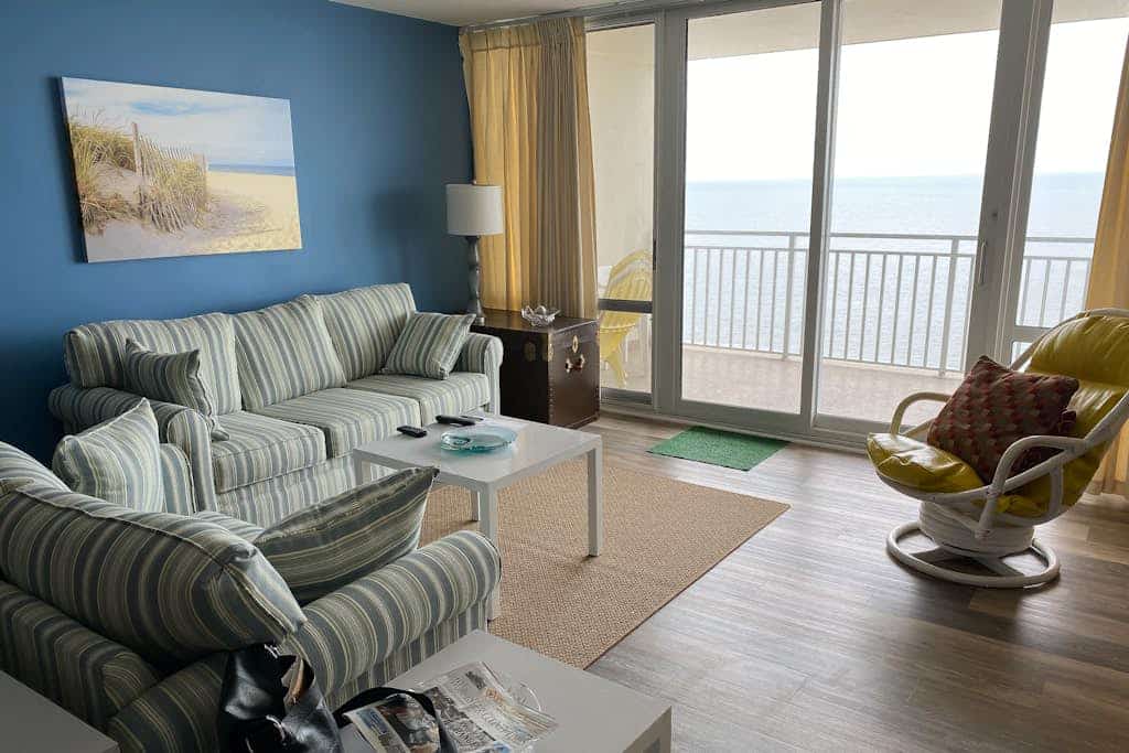 Terrific beachfront condo with pools, gym, sauna, balcony, & A/C