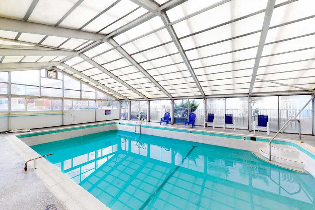 Direct Ocean Front condo with pool, ocean view & W/D