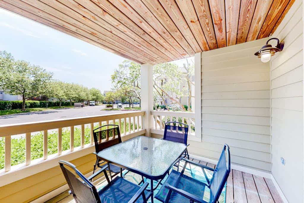 Coastal get away with pools, deck & central AC - close to shops & dining