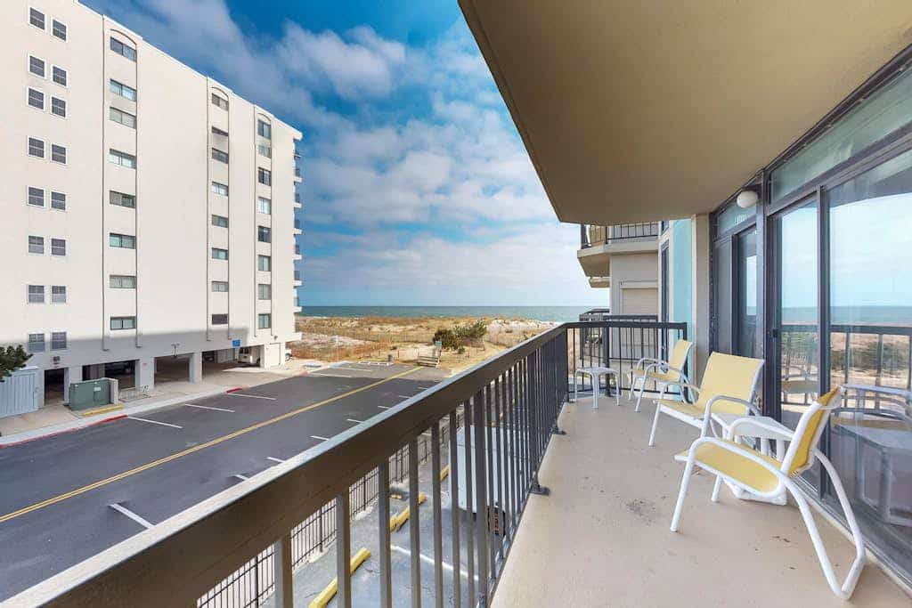 Ocean view condo w/ balcony & shared pool, tennis & game room - steps to beach