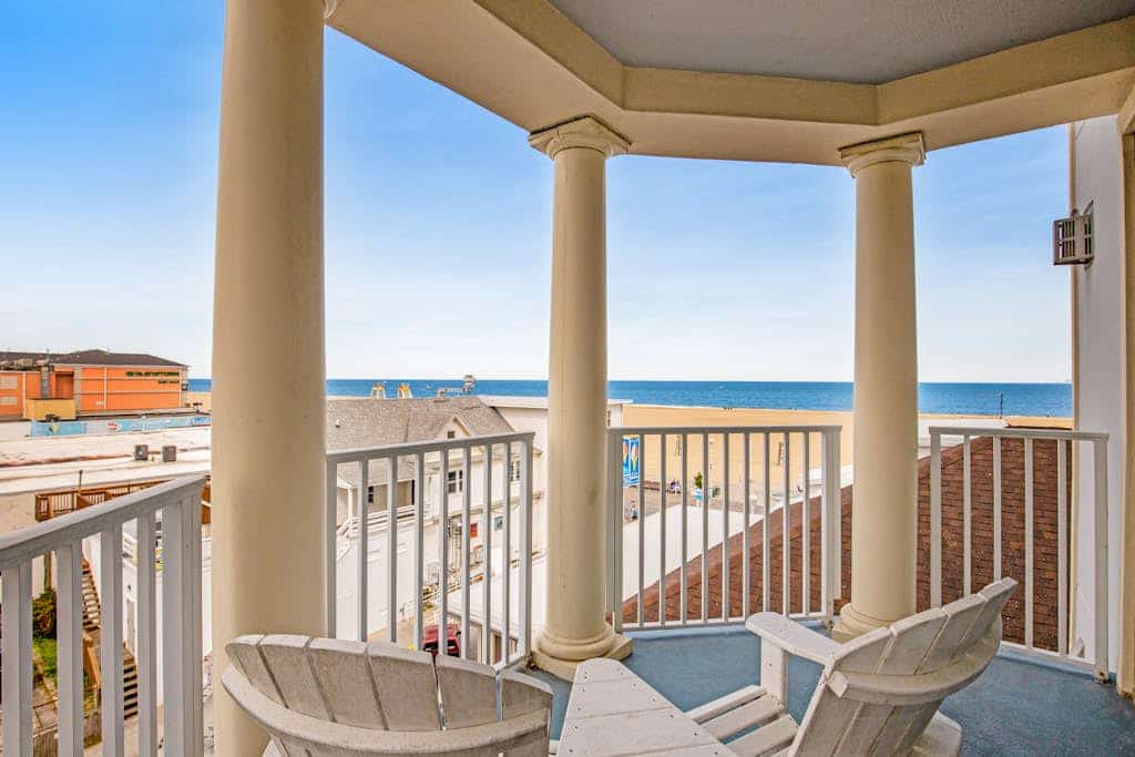 Oceanfront Condo w/Central A/C, WiFi, Shared Pool, Ocean View, Gas Fireplace