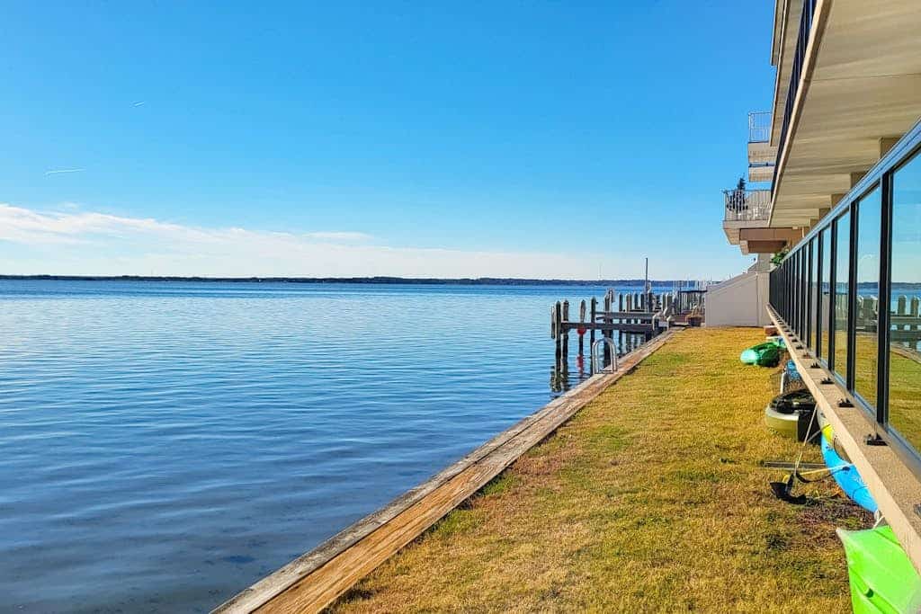 Waterfront condo near the beach with bay view, pool, tennis, & balcony