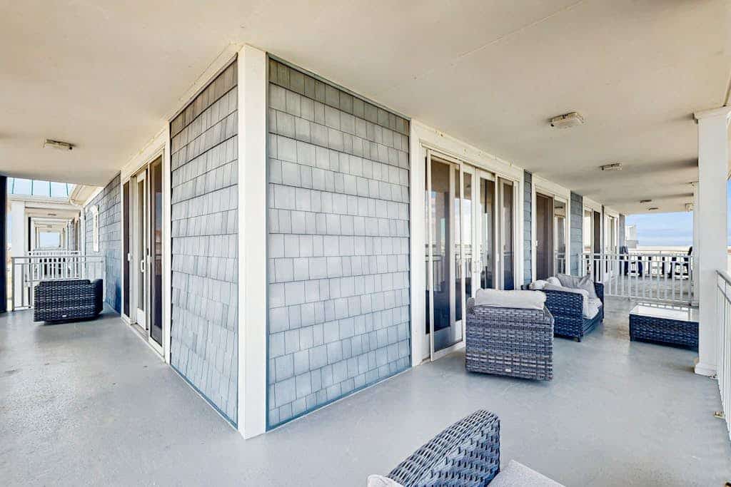 Fantastic Fifth-Floor Vacation Retreat Overlooking Bay & Marina w/Free WiFi, W/D