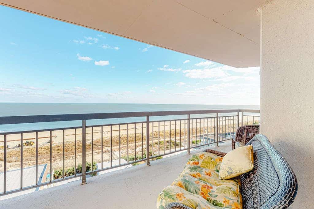 Oceanfront Corner Condo w/ Ocean & Bay Views, Balconies & Shared Pool/Tennis