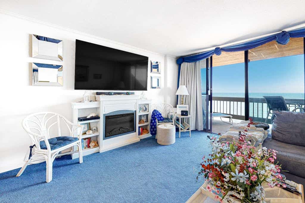 Attractive oceanfront condo with sunset views, two balconies, pool & Central AC