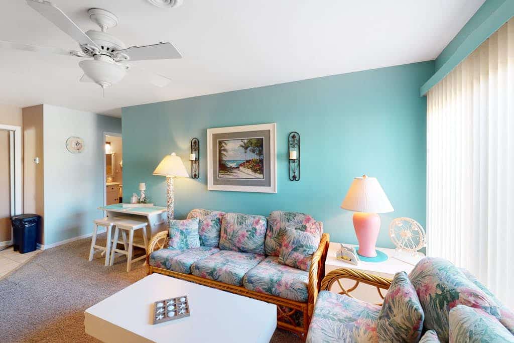 Well-Equipped Condo w/Private Deck, Patio, Washer/Dryer, Shared Pools & Tennis
