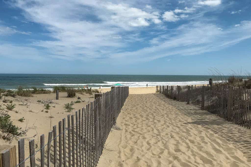 Lovely second-floor home with beach views from balcony + free WiFi, elevator
