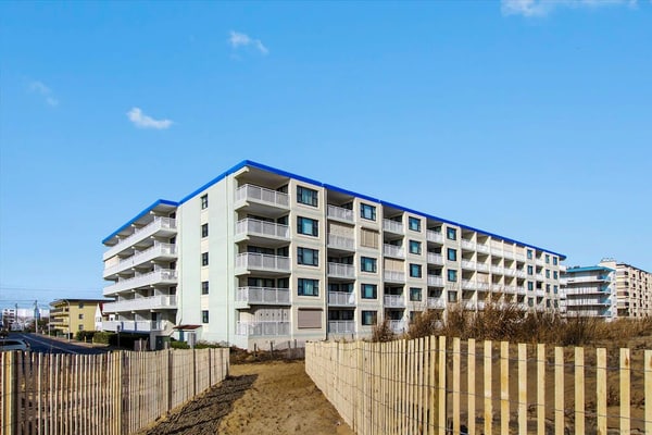 Lovely second-floor home with beach views from balcony + free WiFi, elevator
