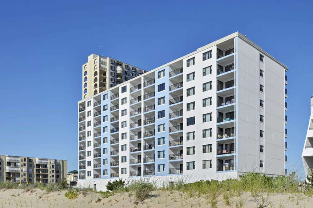Comfy Suite Featuring Balcony with Ocean Views, Free WiFi, Central AC