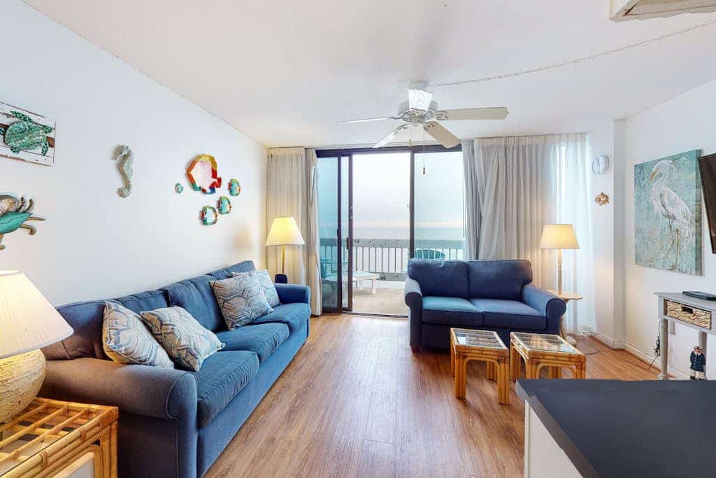 Beautiful Home in Oceanfront Building w/Shared Pool, Free WiFi, Central AC