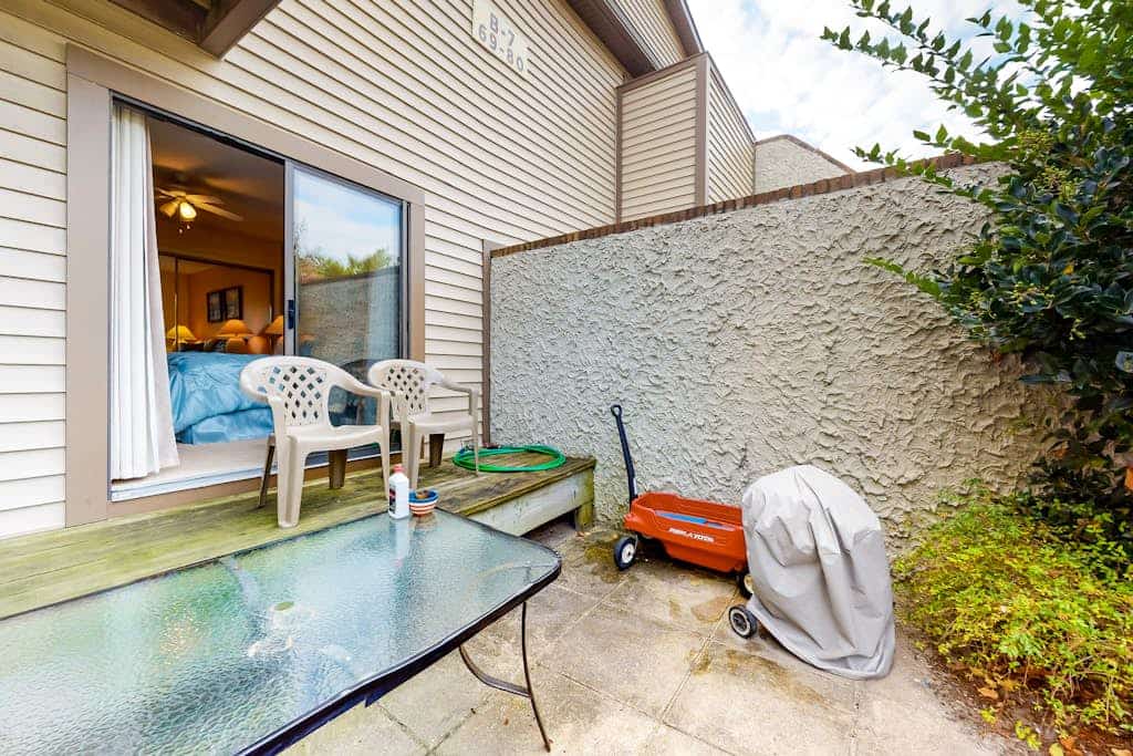 Updated condo with patio, central AC, washer/dryer, indoor pool, & tennis