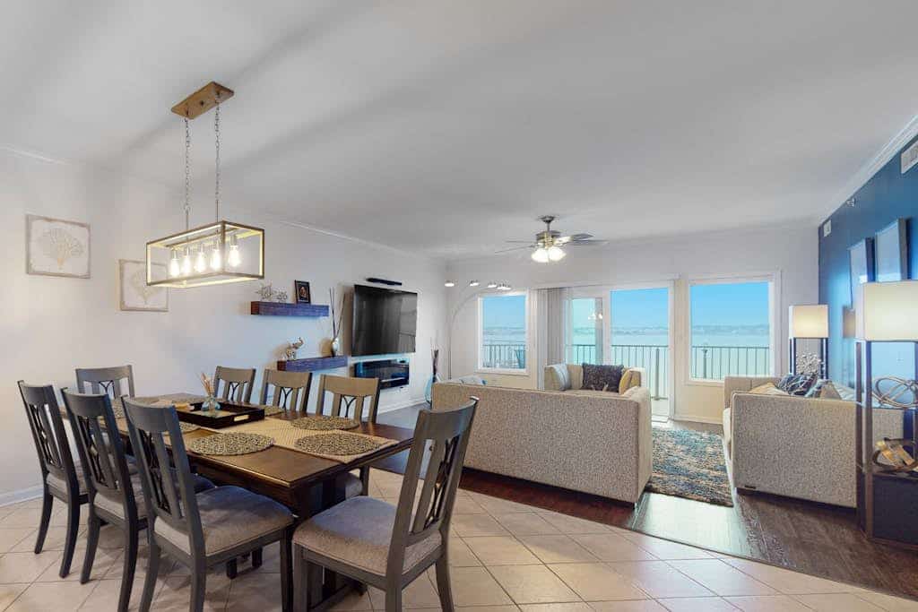Lovely Condo in Bayfront Location w/Shared Pool, Free WiFi, Private Washer/Dryer