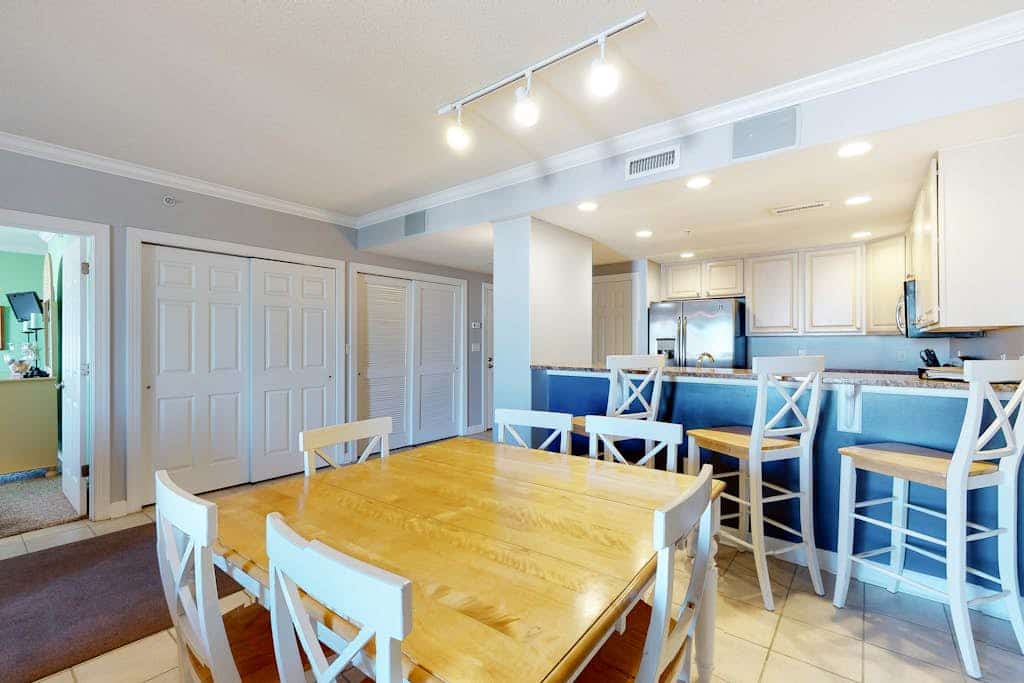 Lovely Home w/Marina & Bay Views From Balcony, Private Washer/Dryer, Free WiFi