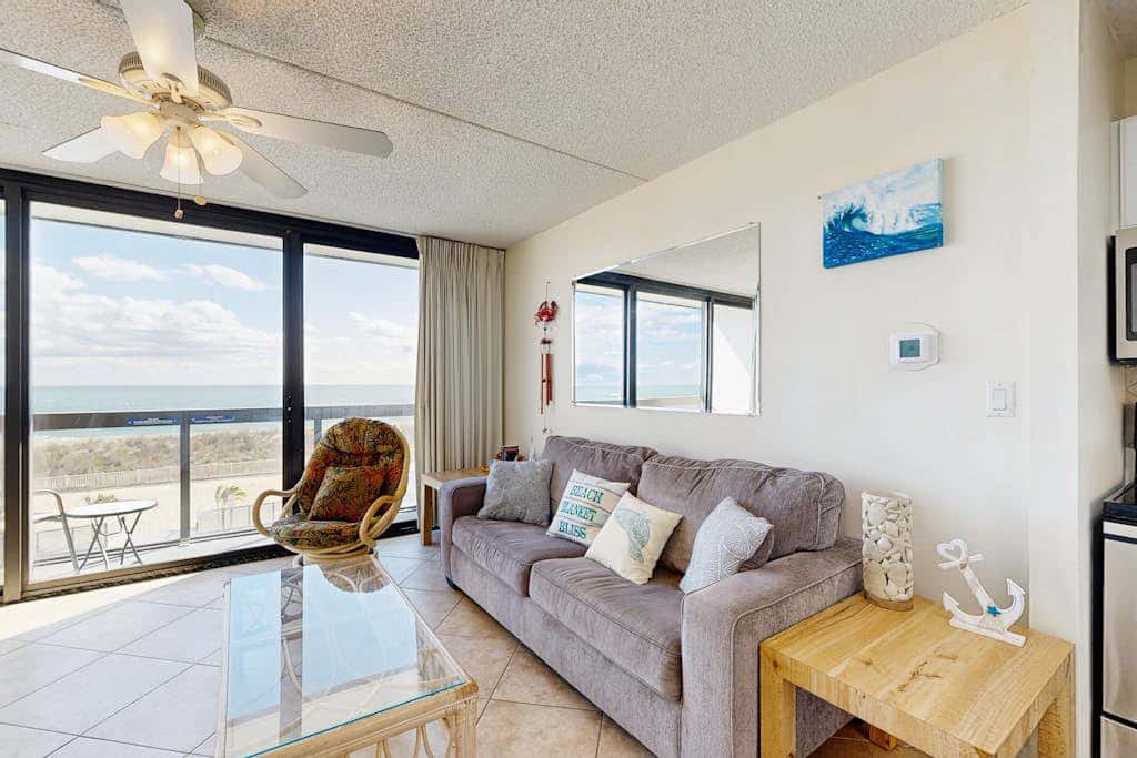 Golden Sands 213