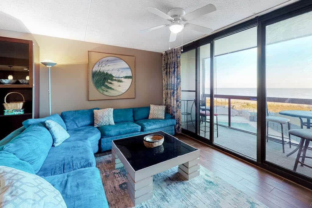 Beach condo in great location with unparalleled views, AC, pools, gym & sauna