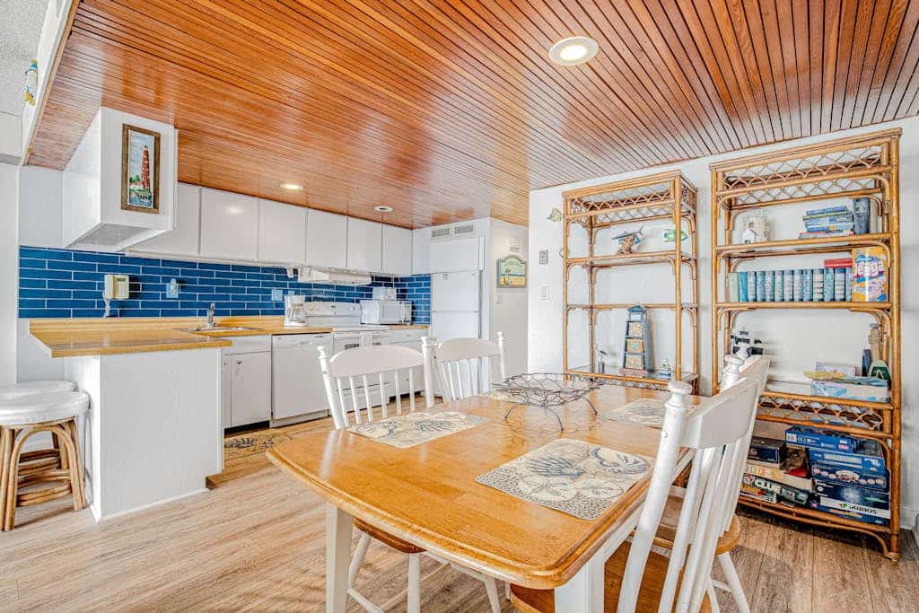 Beach- & oceanfront condo with balcony, pool, & washer/dryer