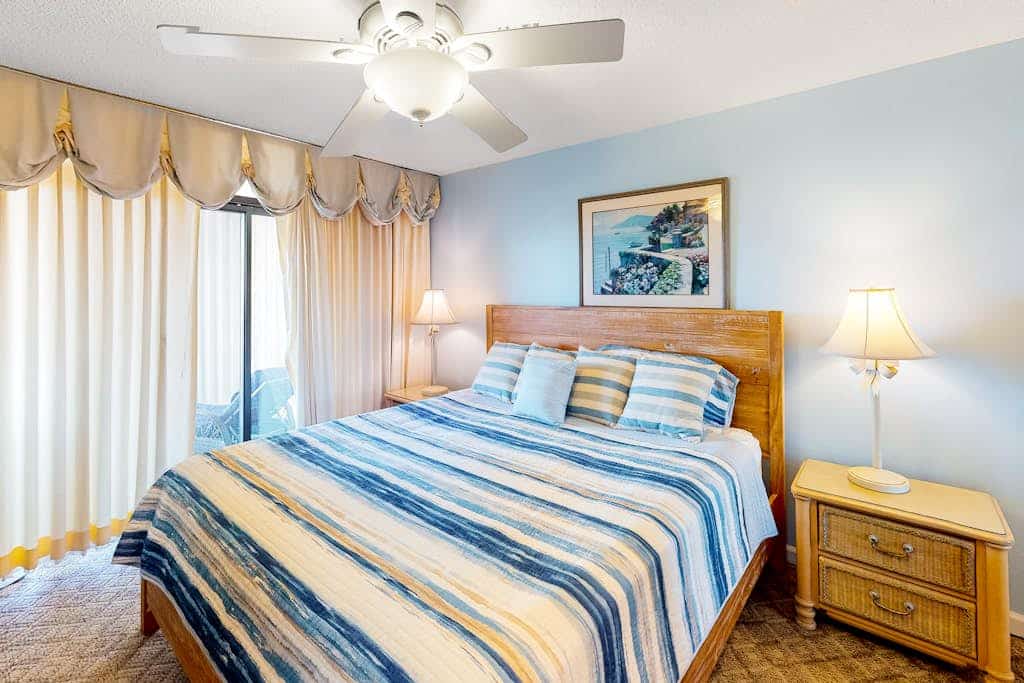 Convenient beachfront condo with balcony & views