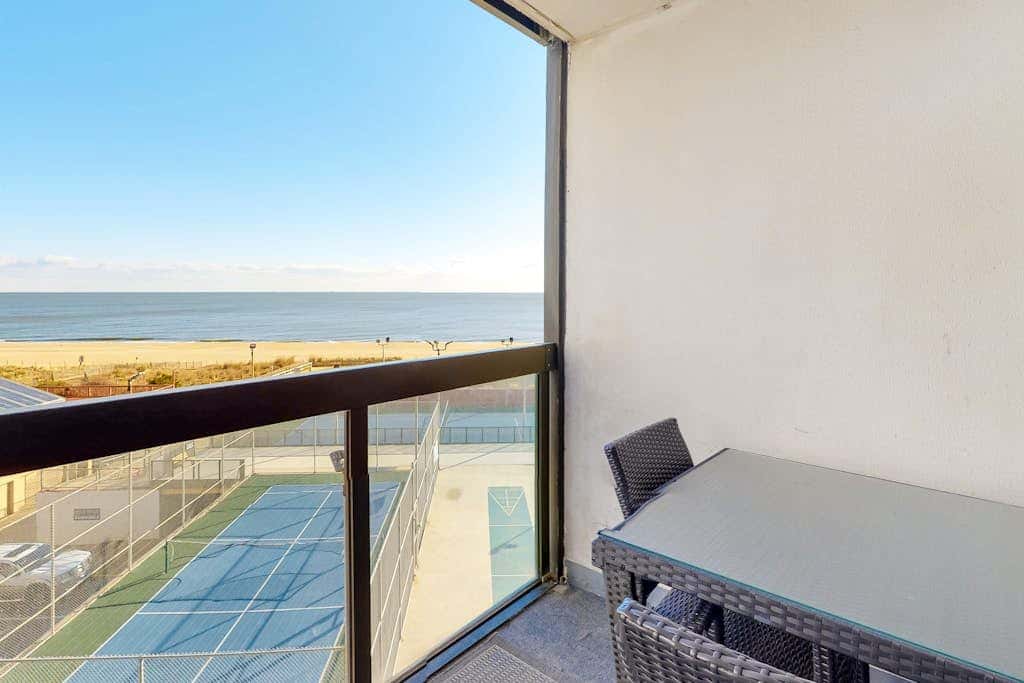 Golden Sands 302