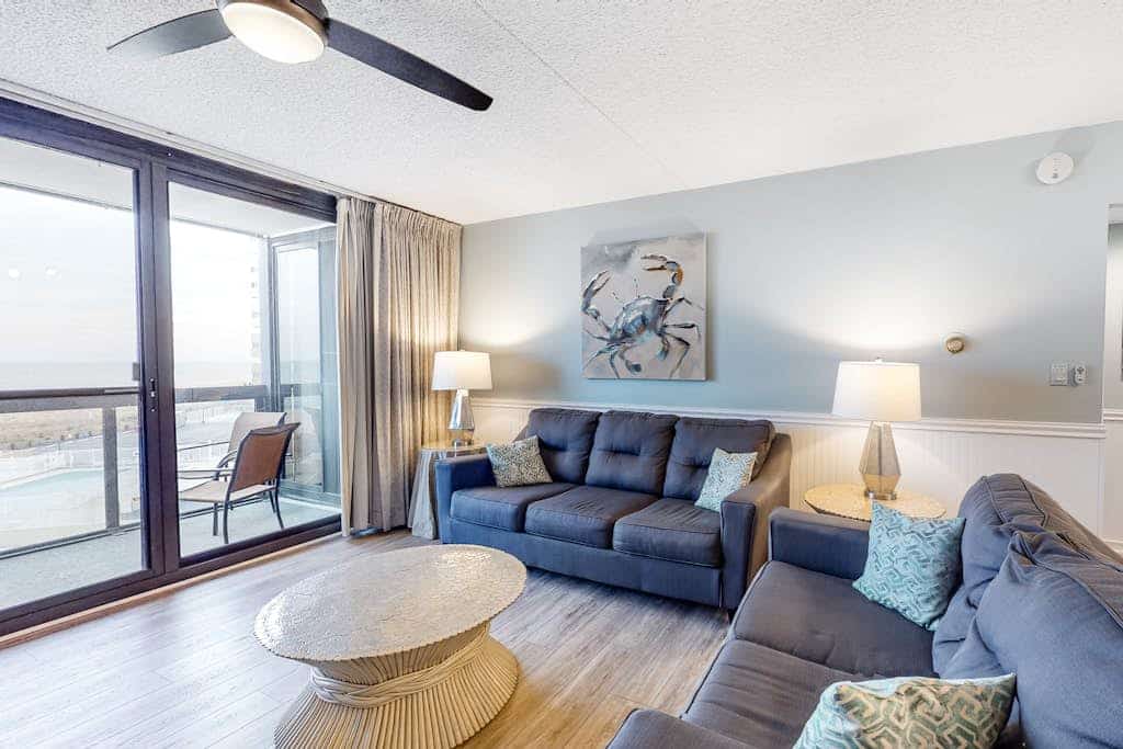 Oceanfront condo with ocean view, pools, tennis, sauna & central AC
