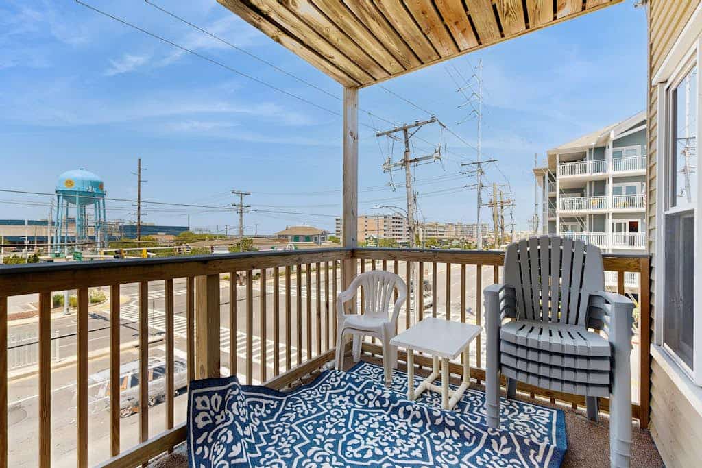 Well-Equipped Beach Condo near the Ocean w/Private Balcony, Central A/C, W/D