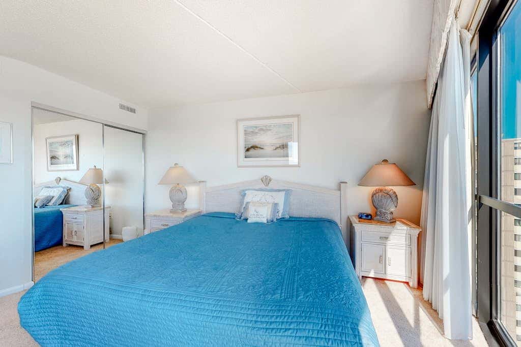 Golden Sands 1704