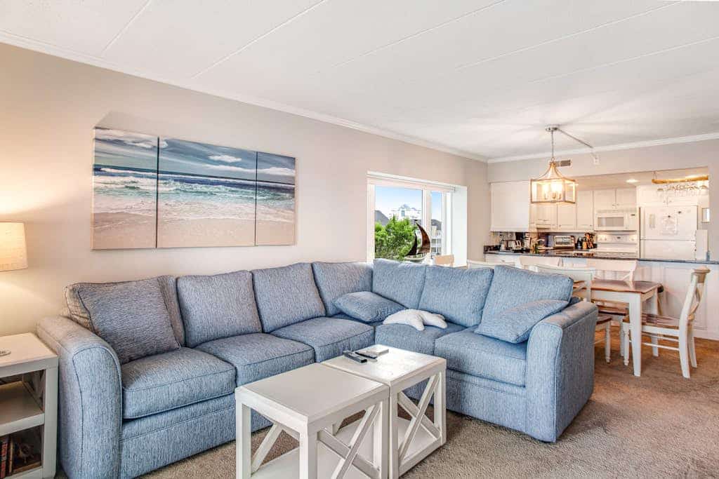 Convenient & comfortable condo with pool & water views from balcony