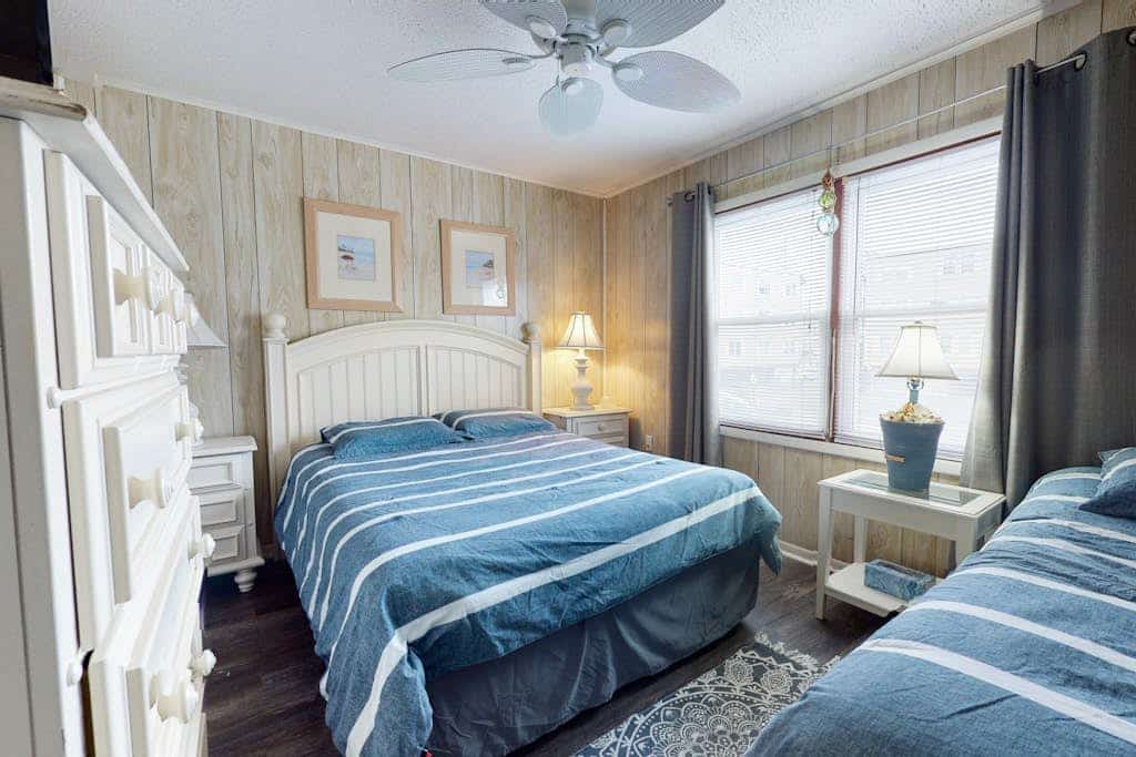 Recently Renovated Condo near the Ocean w/Private Balcony, Washer/Dryer, A/C