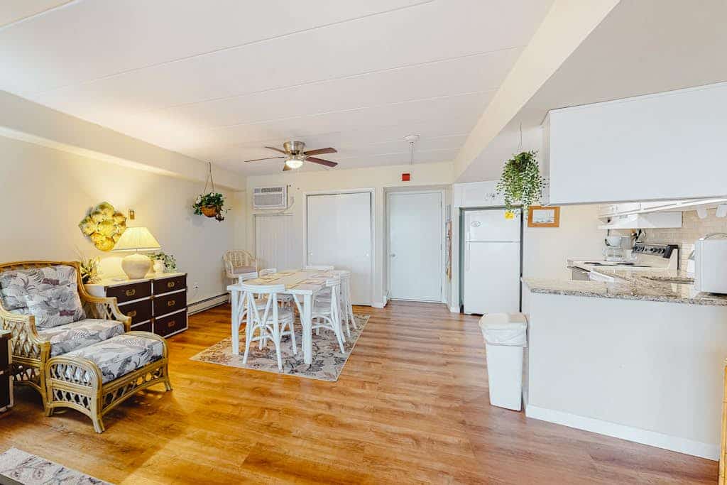Oceanfront condo with balcony, outdoor pool,  & washer/dryer