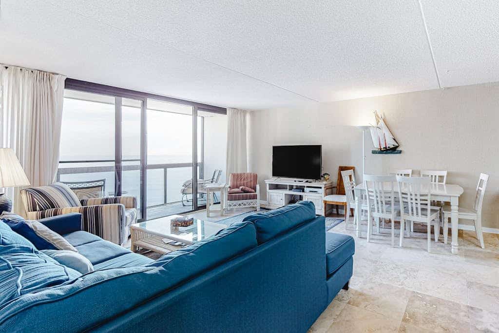 Convenient & affordable condo with balcony, ocean views, pools & gym