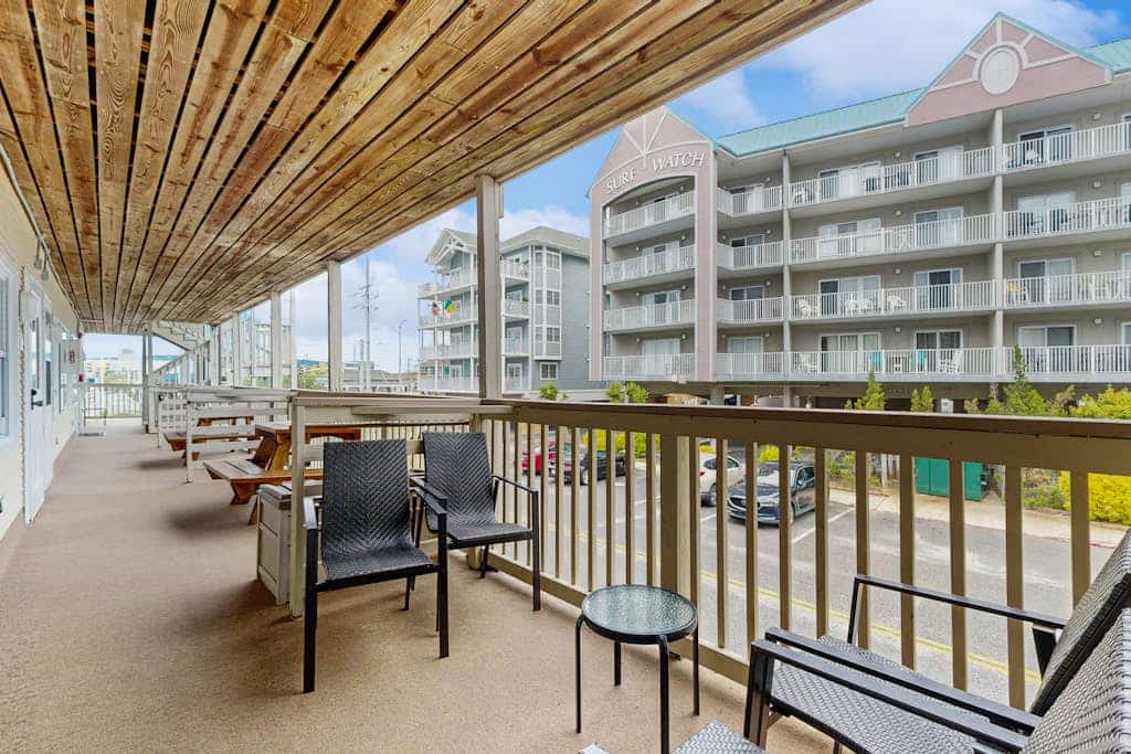 Budget-Friendly Beach Condo near the Ocean w/Private Washer/Dryer & Central A/C
