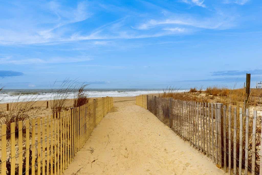 Breezy Beachfront Condo w/Balcony, A/C and Fast WiFi