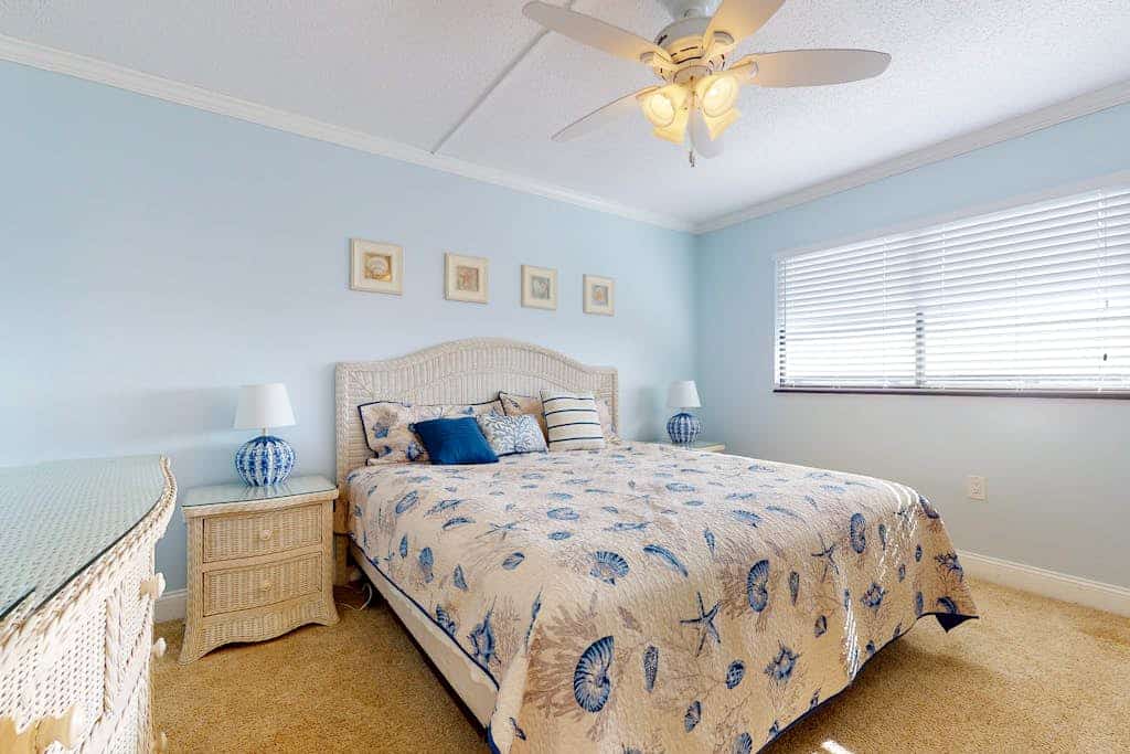 Stunning beachfront condo with beach-view balcony, pools, tennis & gym