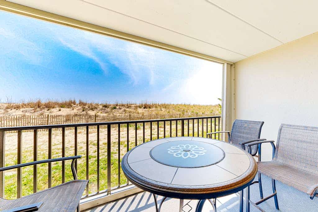 1st-floor oceanfront condo close to beach with private balcony, vibrant interior
