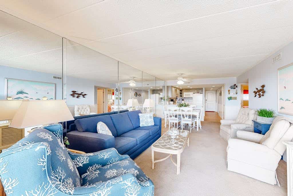 1st-floor oceanfront condo close to beach with private balcony, vibrant interior