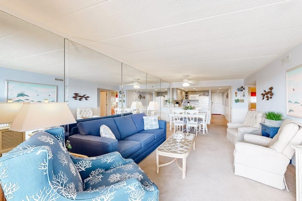 1st-floor oceanfront condo close to beach with private balcony, vibrant interior