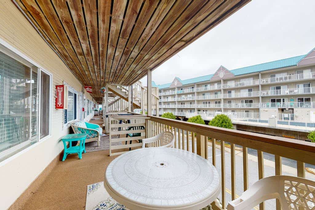 Budget-Friendly Beach Condo w/Private Washer/Dryer, Central A/C, WiFi