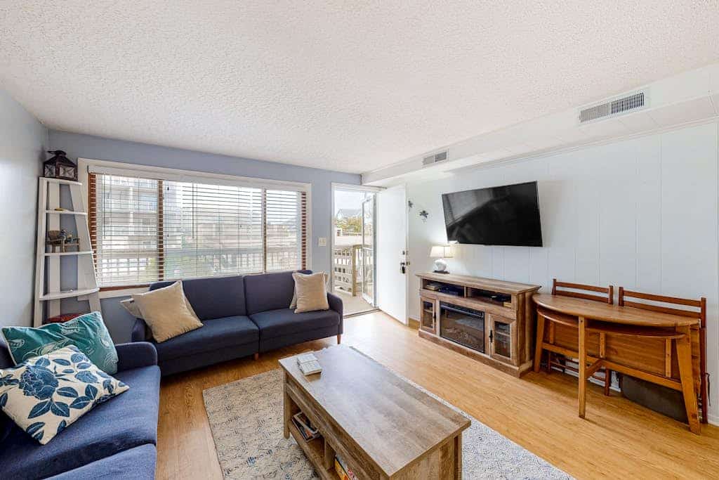 Budget-Friendly Beach Condo w/Private Washer/Dryer, Central A/C, WiFi